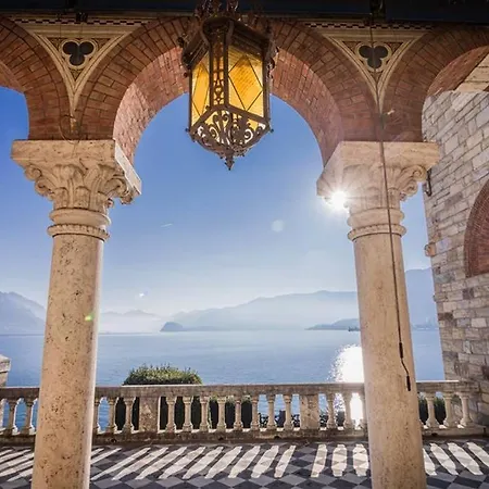 Gaeta Luxury Sleeps 8 Guests