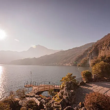Gaeta Luxury Sleeps 8 Guests